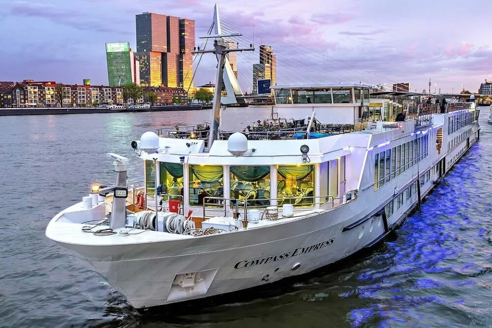 MS COMPASS EMPRESS