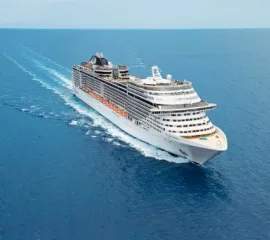 Eine Seitenansicht der MSC Splendida im offenen Meer. Copyright: MSC Rights.