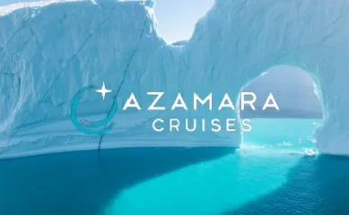 Eingefrorene Höhle mit türkisblauem Wasser, Logo Azamara Cruises Logo sichtbar.