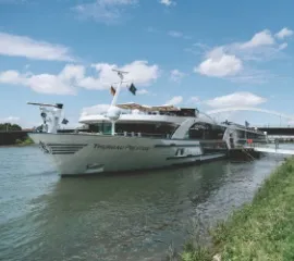 Die MS Thurgau Prestige auf dem Fluss.
