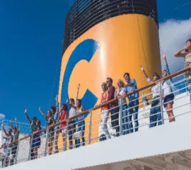 Werbegrafik zum Costa Summer Sale 2026 mit Details zum Kabinenrabatt von bis zu 300 Euro für Kreuzfahrten im Mittelmeer und Nordeuropa.