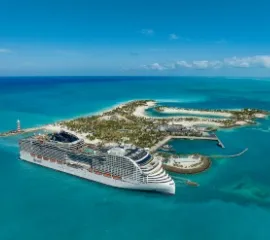 MSC World America im Hafen der Privatinsel Ocean Cay – MSC Marine Reserve