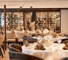 Das Hauptrestaurant auf der AMADEUS Riva.