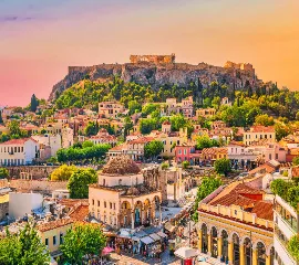 Panorama der Akropolis in Athen über den Dächern von Monastiraki für Kreuzfahrtgäste aus Piräus.