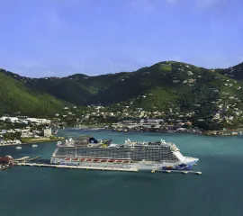 Norwegian Escape am Hafen von Tortola auf den britischen Jungferninseln. ©Danny Lehman