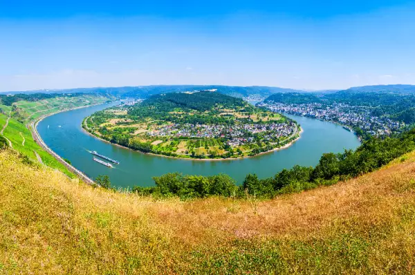 Die Boppard Hamm-Kurve ist von Boppard aus zu besichtigen.