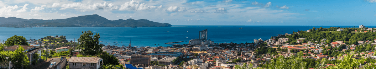 Panoramablick über Fort-de-France und das Karibische Meer.