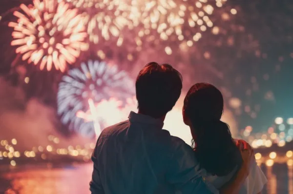 Silvester an Bord der AIDA Flotte Mit den Liebsten das Feuerwerk von Bord zu sehen: Feiern Sie Silvester an den schönsten Orten und immer mit dem besten Ausblick.