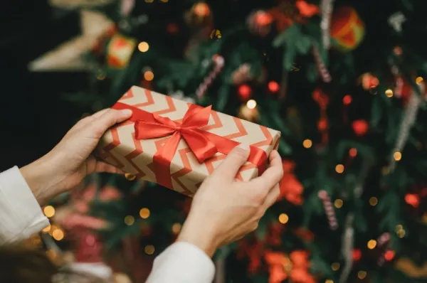 Weihnachten mit AIDA Beschenken Sie sich dieses Jahr selbst: Buchen Sie eine AIDA Kreuzfahrt über Weihnachten und verbringen Sie das Fest an Bord.