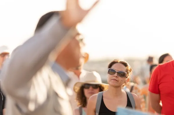 Über Ihre Lieblings-Reederei wie AIDA, TUI oder MSC können Sie geführte Stadtrundgänge oder aufregende Abenteuer-Landausflüge buchen.