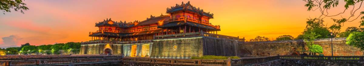 Tempel in Hue bei Sonnenuntergang.