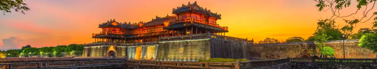 Tempel in Hue bei Sonnenuntergang.