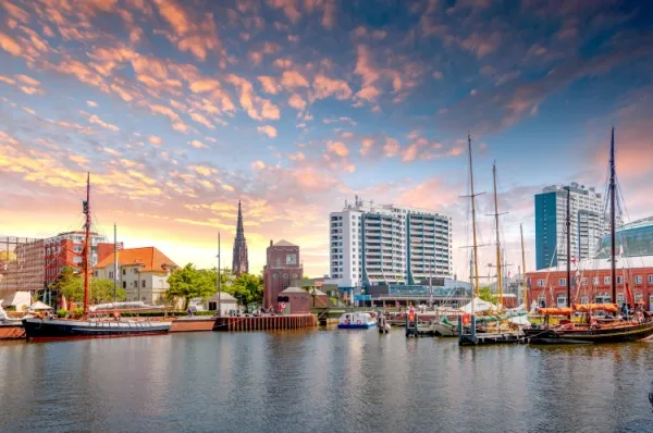 Sie starten Ihrer Kreuzfahrt in Bremerhaven, aber wohin mit Ihrem PKW? Sichere Parkplätze finden Sie in der Nähe des Hafens.