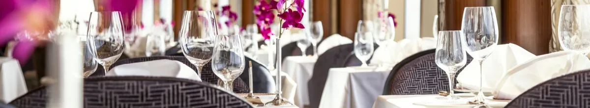 Finden Sie die passenden Preismodelle und Tarife für Ihre Kreuzfahrt mit der Cunard Line und dinieren Sie schon bald im Queens Grill.