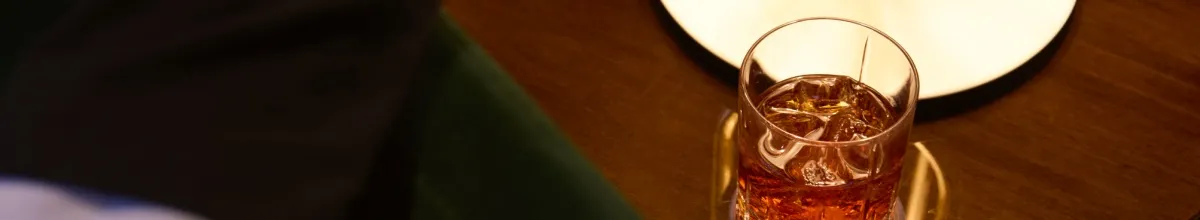 Ein Whiskey auf einem Cunard Schiff: Genießen Sie alle Vorteile der Cunard Getränkepakete.