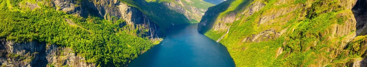 Kreuzfahrt mit der Queen Victoria Die Queen Victoria fährt regelmäßig durch die Fjorde in Norwegen. Reisen auch Sie mit Cunard Line auf Ihrer nächsten Kreuzfahrt.