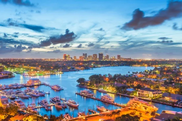 Fort Lauderdale am Abend Fort Lauderdale am Abend beleuchtet.