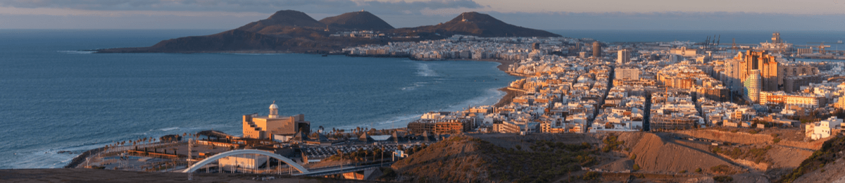Luftbild von Las Palmas de Gran Canaria, einem beliebten Kreuzfahrtziel auf den Kanaren.