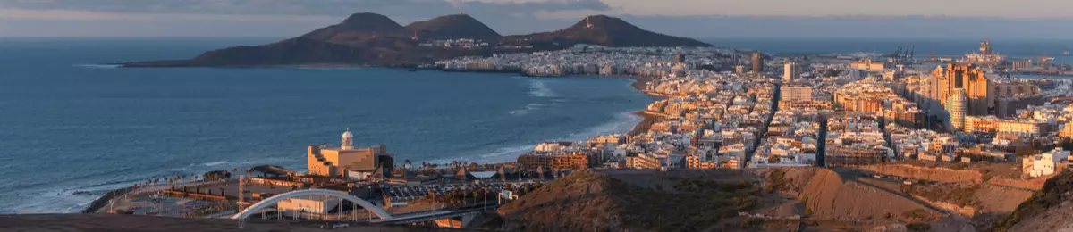 Luftbild von Las Palmas de Gran Canaria, einem beliebten Kreuzfahrtziel auf den Kanaren.