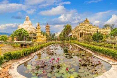 Die Vinh Trang Pagode bei My Tho bei Tag.