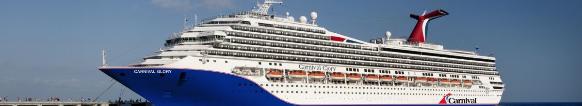 Die Carnival Glory auf dem Meer.