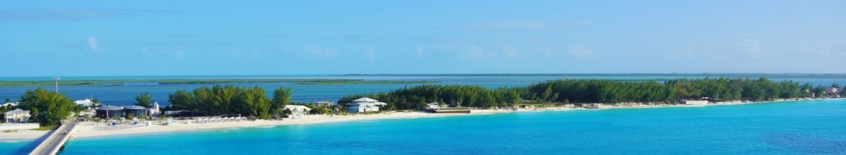 Blick auf eine Sandbank auf Bimini.