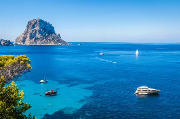 Cala d AIDAselection bringt Sie unter anderem auf die Balearen
