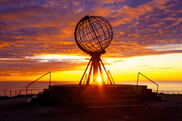 Globus am Nordkap Mit AIDAselection nach Nordeuropa