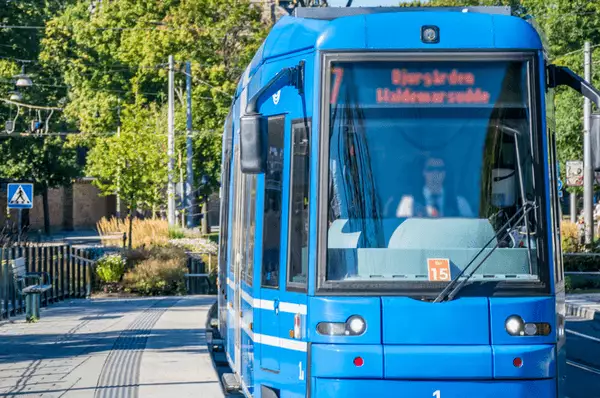 ÖPNV in Stockholm Blaue Straßenbahn in Stockholm