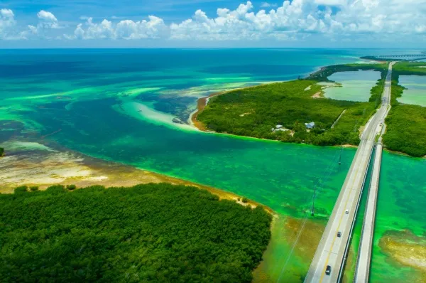 Seven Mile Bridge Die Seven Mile Bridge verbindet Marathon mit den Lower Keys.