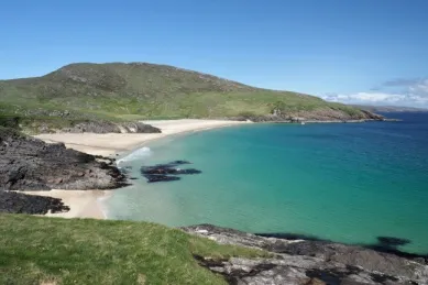 Naturbelassener Sandstrand auf der schottischen Insel Mingulay.