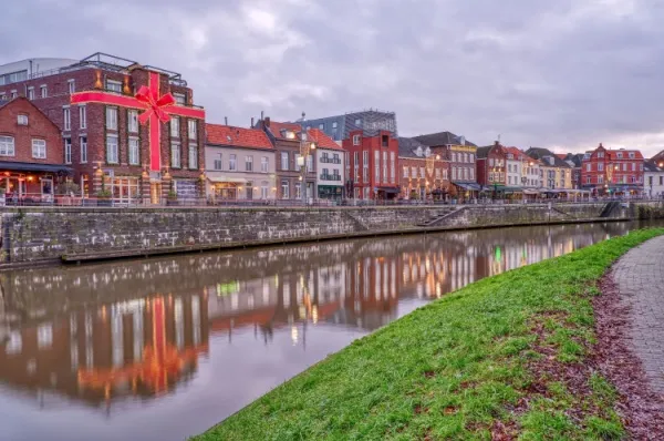 Roermond Altstadt Altstadt von Roermond am Fluss Maas.