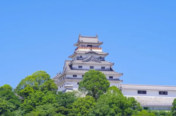 Burg von Karatsu in traditionell-japanischer Architektur erbaut.