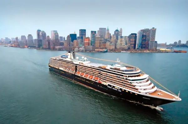 Noordam Blick auf die Noordam vor New York.