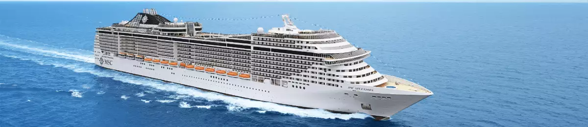 Das MSC Splendida Kreuzfartschiff Seitenansicht der MSC Splendida auf dem Meer.