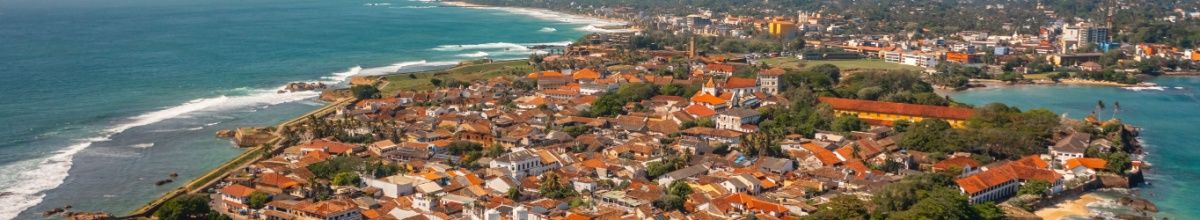 Luftaufnahme der Stadt Galle an der Küste.