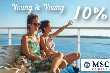 Bis zu 10% sparen im MSC Young & Young Tarif Zwei junge Frauen sitzen im Außenbereich eines Kreuzfahrtschiffes an der Reling und genießen den Blick auf das Meer. Darüber die Aufschrift Young & Young und 10% in Weiß sowie unten rechts das MSC Logo in weiß und blau.