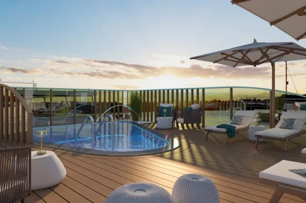 AMADEUS Aurea Außendeck Das Außendeck der AMADEUS Aurea verspricht entspannte Stunden. Liegen Sie an Deck, genießen Sie den Pool und die schöne Aussicht.