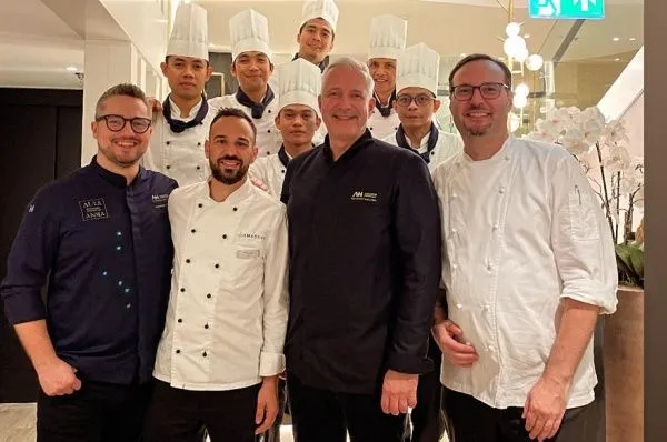 Alexander Herrmann und sein Team bereiten Ihnen bei Fluss & Genuss mit AMADEUS Flusskreuzfahrten eine kulinarische Reise.