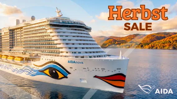 AIDA Herbst Sale – Angebote für Kreuzfahrten mit der AIDAnova Kreuzfahrtschiff AIDAnova vor herbstlicher Kulisse mit dem Schriftzug Herbst Sale.