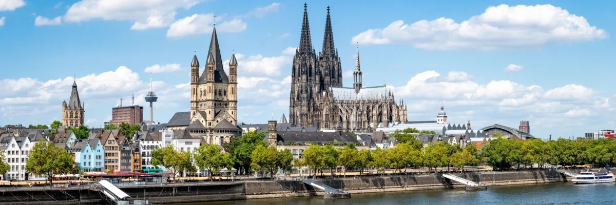 Jetzt Rabatt auf Ihre Rheinkreuzfahrt sichern! Kölner Dom, Kirche Groß St. Martin und Museum Ludwig am Rhein