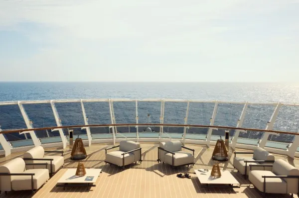 Am Helios Pool können Sie entspannte Stunden verbringen: Hier sind ausschließlich Erwachsene erlaubt.