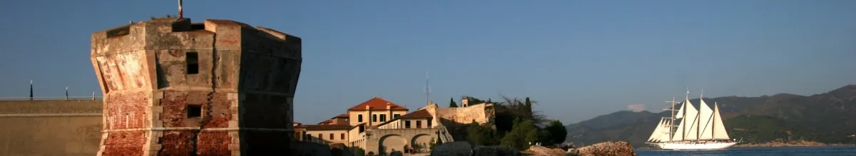 Star Clippers Schiff im Hafen der Gemeinde Portoferraio in der Toskana.