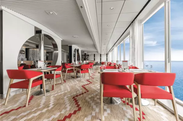 Genießen Sie mit dem PUR-Tarif der <i>Mein Schiff</i>® Flotte die exklusiven Premium-Inklusivleistungen.