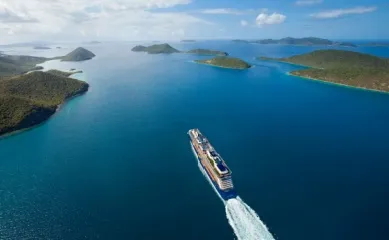 Die Celebrity Equinox in der Karibik: Sie ist Teil der Solstice Klasse von Celebrity Cruises.