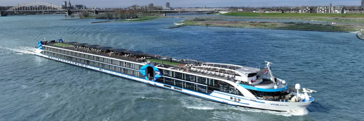 Bordleben bei VIVA Cruises Die VIVA Enjoy verfügt über ein Sonnendeck und Putting Greens an Bord. Zudem erwarten Sie mehrere Restaurants.