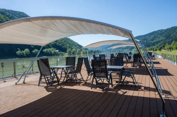 Das Bordleben an Bord der Compass Flotte Das Sonnendeck an Bord der Compass Cara.
