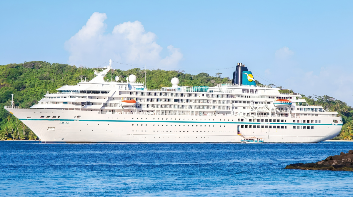 Seitenansicht von MS Amadea, dem berühmten ZDF "Traumschiff"
