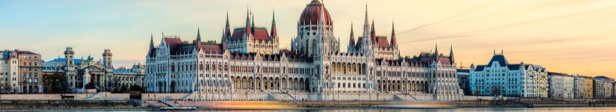 Blick über die ungarische Parliament in die Stadt Budapest.