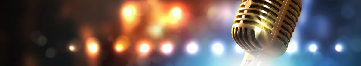 Schlager @ AIDA Glänzendes Mikrofon mit Lichtern.